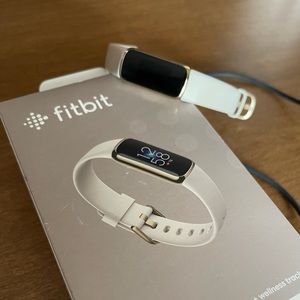 Fitbit Luxe